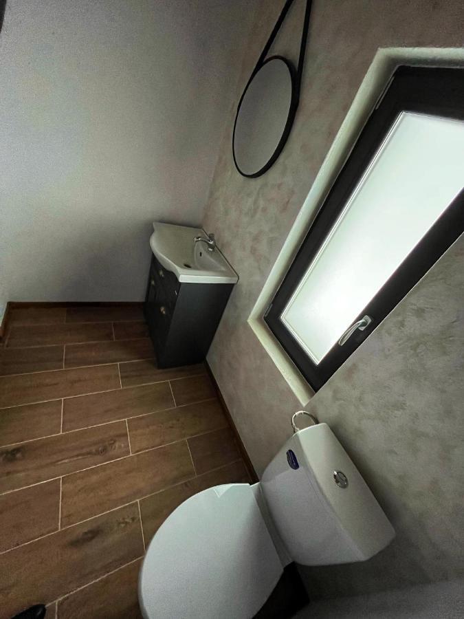 Cabana Priod Coronini Pescari Exteriör bild