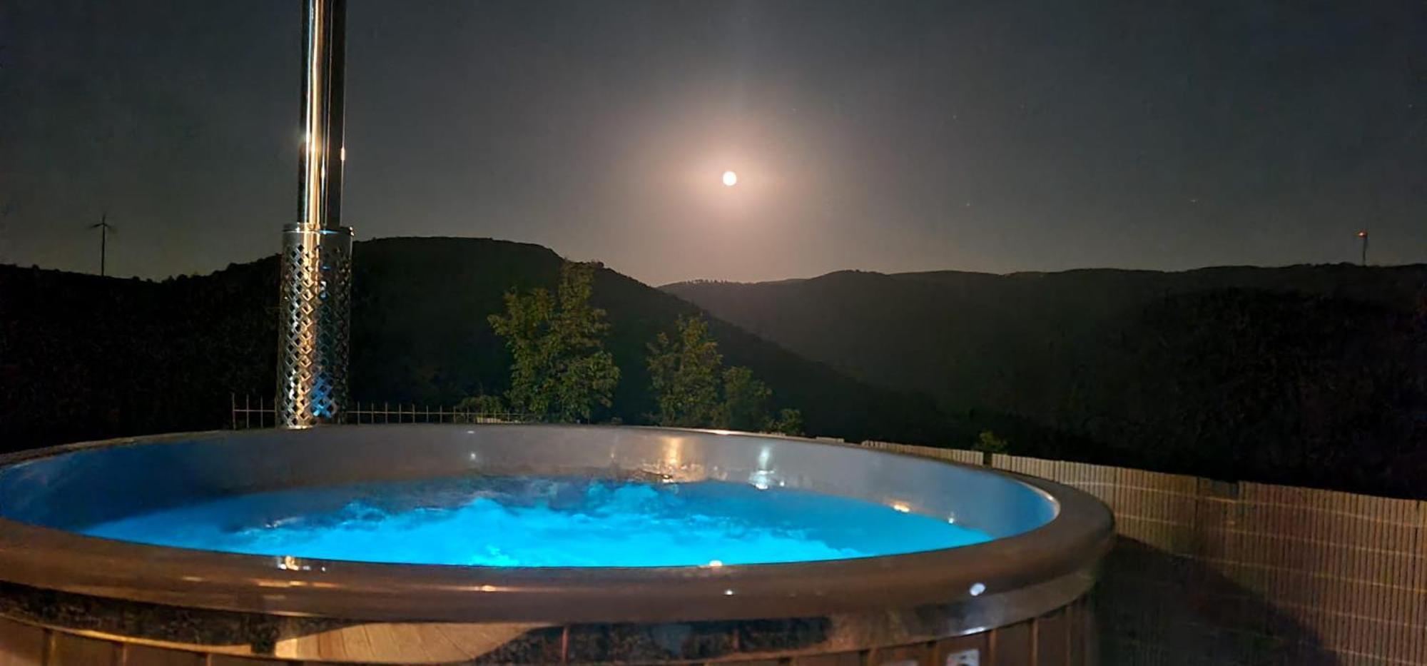 Cabana Priod Coronini Pescari Exteriör bild